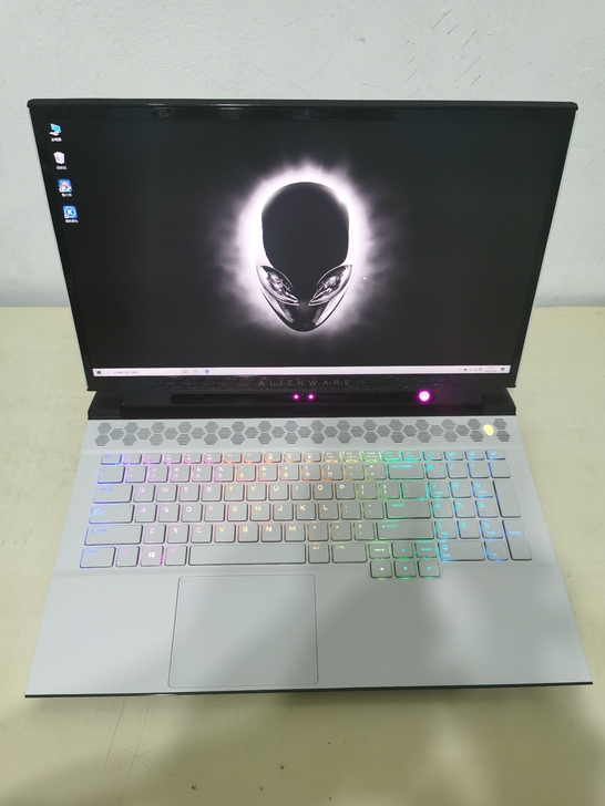 外星人m17r2 i7 9750H R...