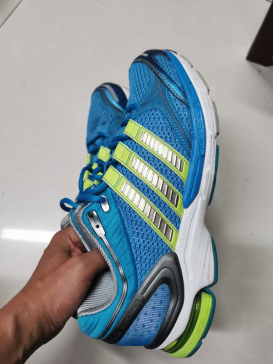 正品阿迪达斯经典专业轻便缓震舒适男跑步运动...