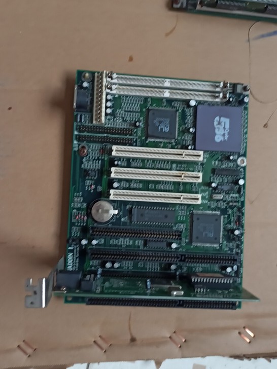 老586电脑主板  CPU是死的，扣不下来...