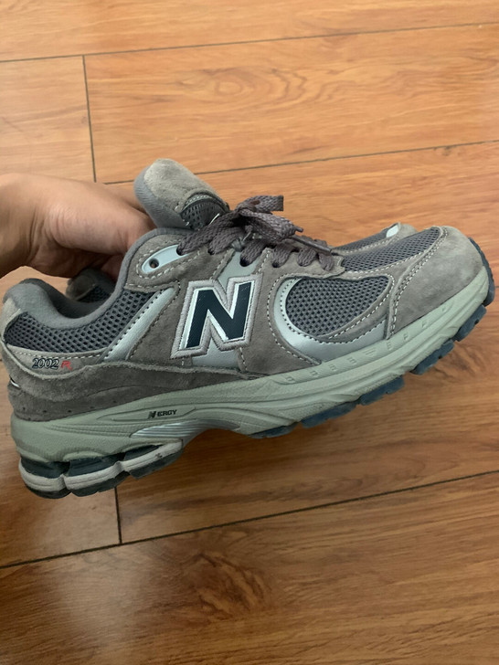 new balance元祖灰2002r
