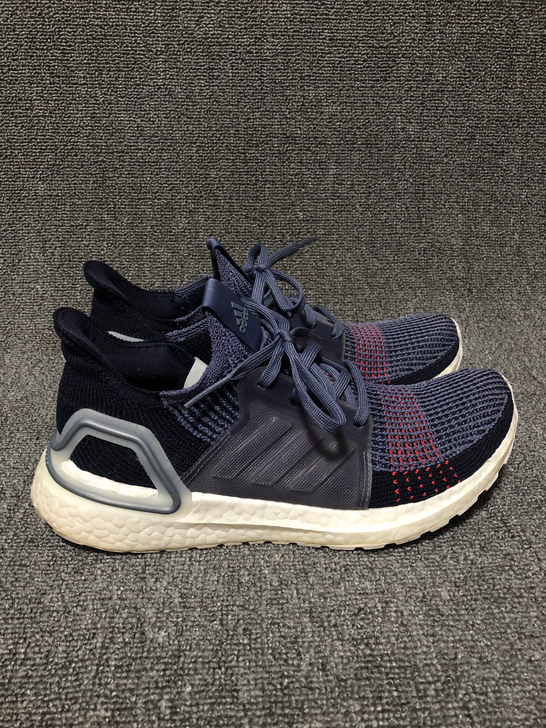 二手正品阿迪达斯39码boost19休闲运...