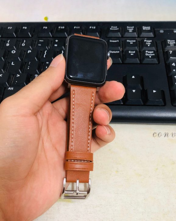 出一块抛光背面的Apple watch一代...