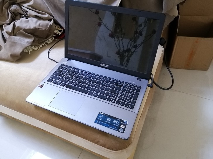 华硕笔记本X550D  ，不二价