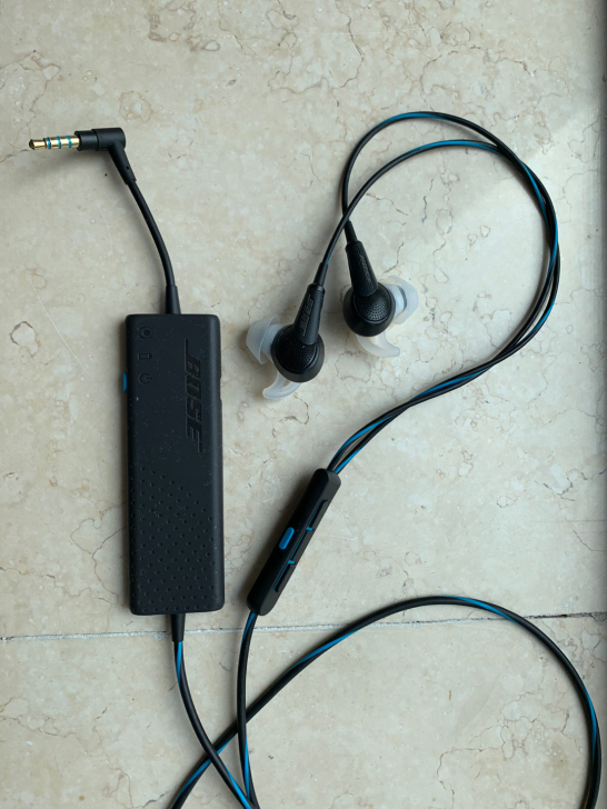 bose qc20 几乎全新 在大学宿舍打...