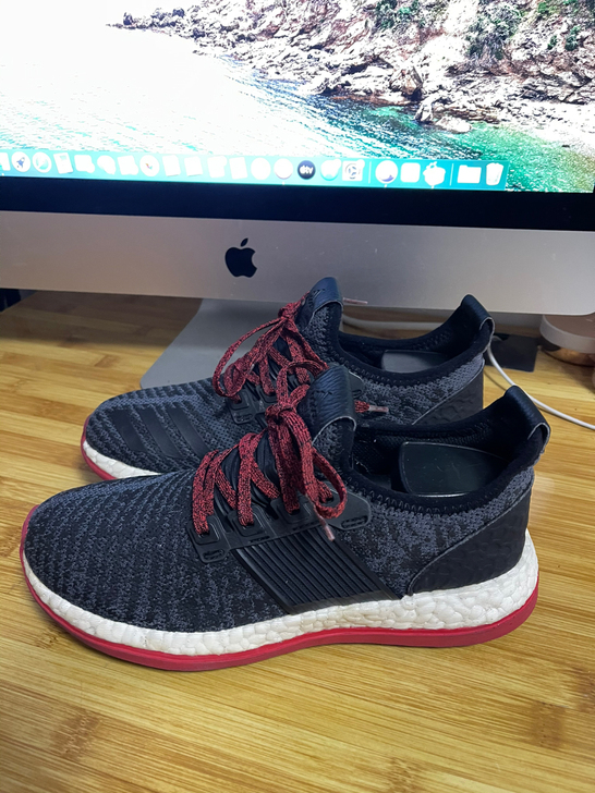 正品：Adidas  黑红 -37.5码