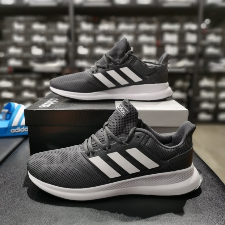 阿迪达斯 缓震轻便运动跑步鞋F36200