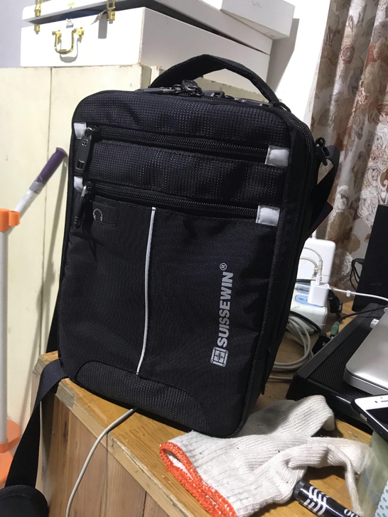 瑞士军刀男士单肩包男士斜挎包手提多隔层实用...