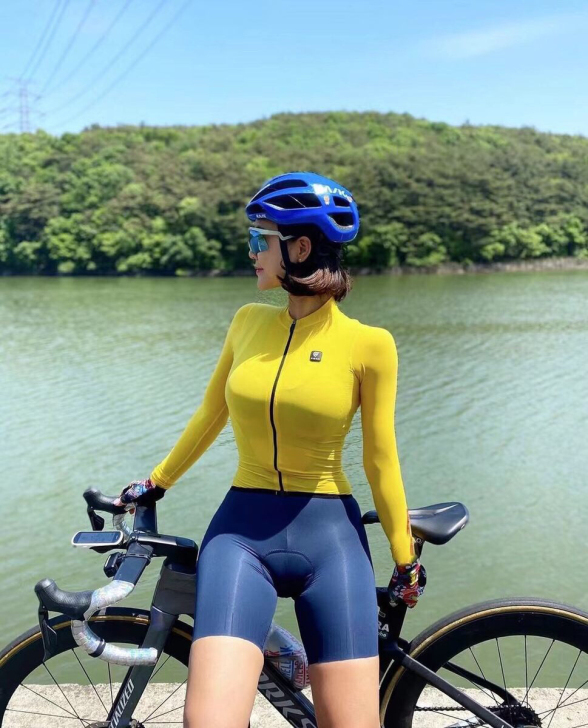 自行车通勤自行车，长途自行车。永久长途旅行...