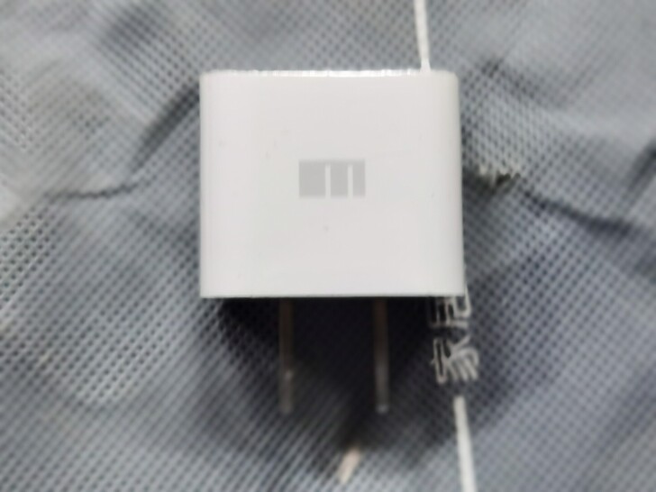 原装魅族手机充电器，型号UP0520，5V...