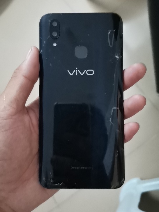 vivo手机好像x21,不开机,二手物品售...