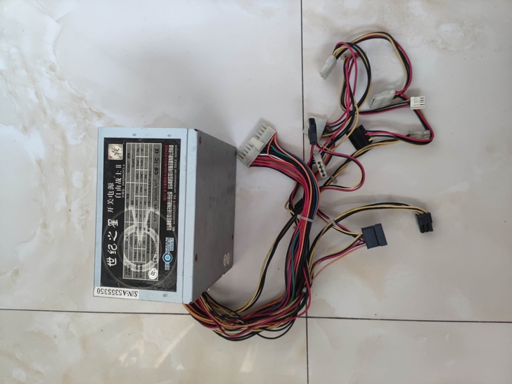 带6p电脑电源,额定300w,峰值430w
