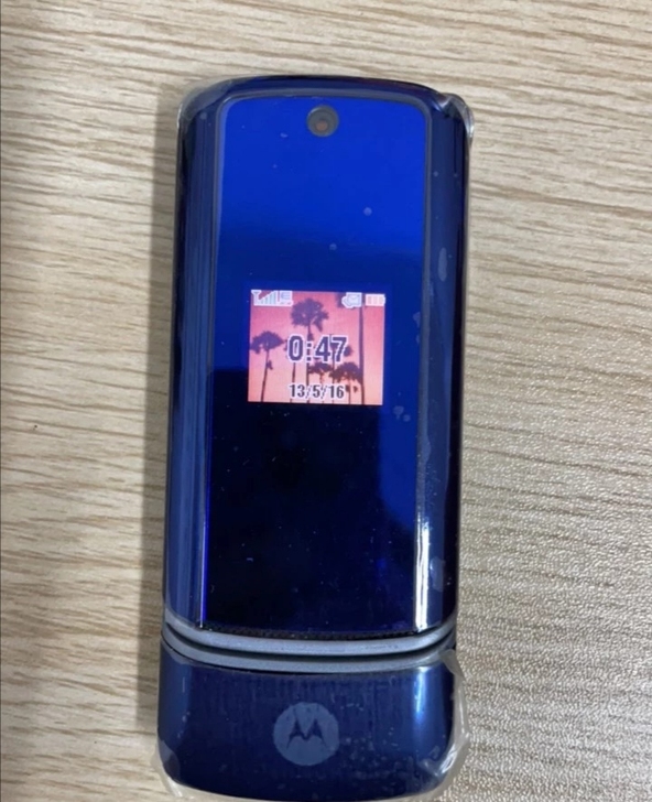 摩托罗拉K1手机，深蓝色色特别漂亮！，手机...