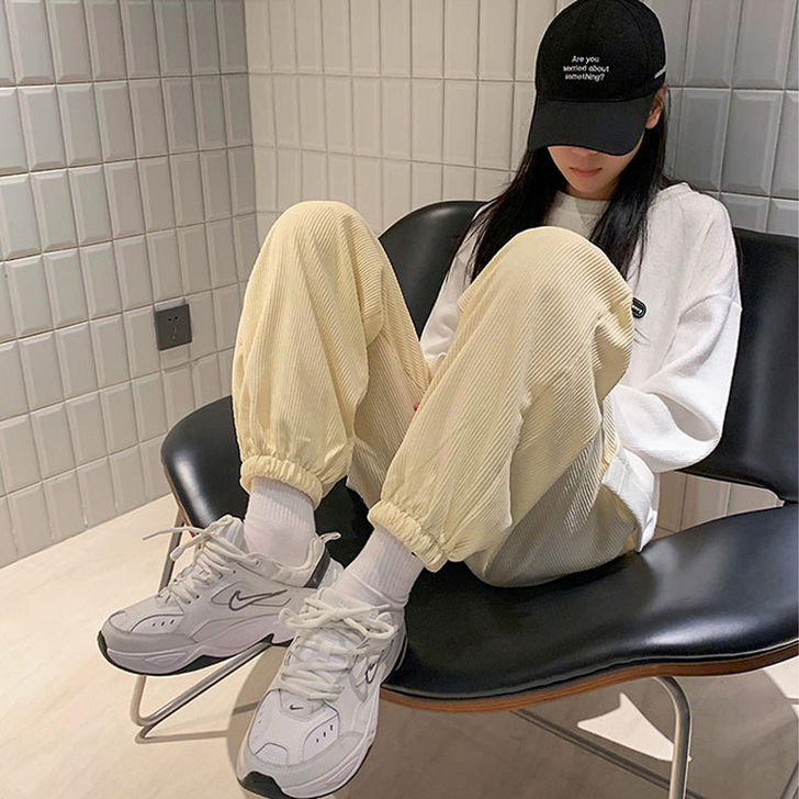 2020新款灯芯绒裤子女秋冬宽松束脚直筒运...