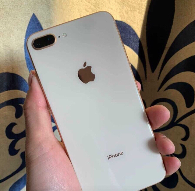 苹果8plus 金色