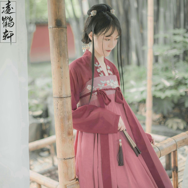 出凌鹤轩半熟梅子，m码，全套，无大袖。清衣...