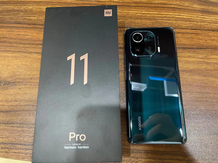 小米11pro 8+256g,墨绿色,外观...