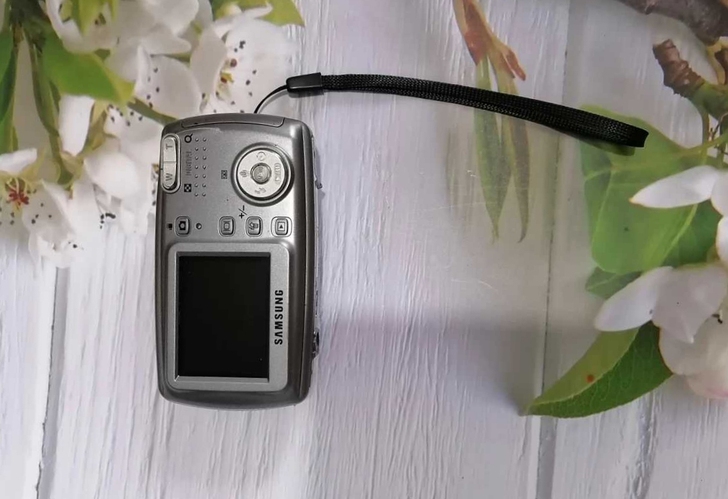 三星A402，400万像素