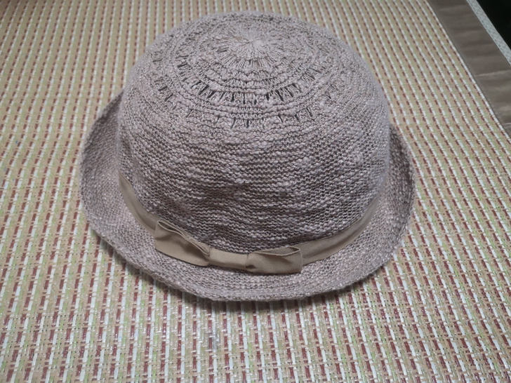 夏季精致编制草帽，十元以内邮费包邮。