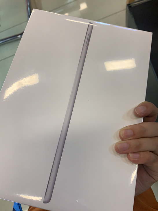 全新iPad 2020款 128白插卡版!