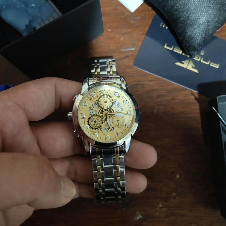 去香港时买的机械表 打算送家里人太霸气都不...