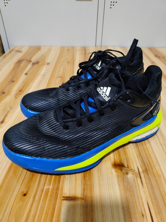 Adidas爆米花跑鞋42码 boost运...