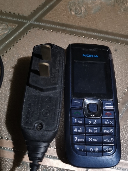 最经典的手机，诺基亚！闲置便宜卖了，原厂配...