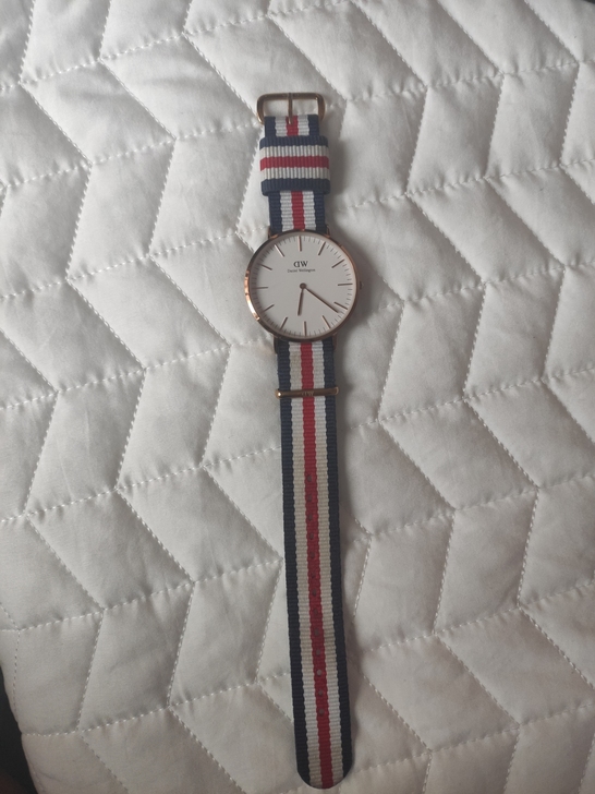 DW男士手表   正的正的，男朋友自己买来...