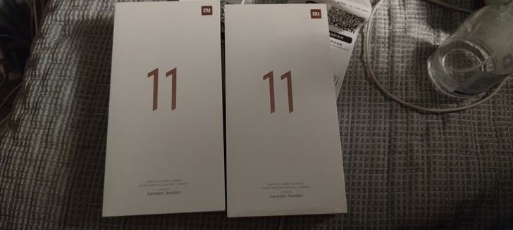 原封全新带发票小米11