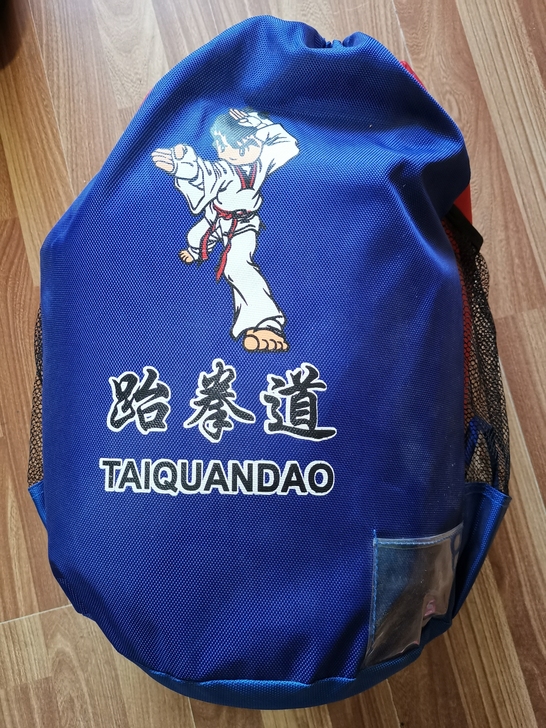 跆拳道2号全套护具，护具几乎全新，背面写有...