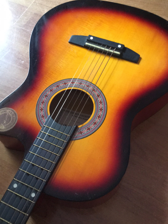 吉他搬家便宜出只出同城外地勿扰