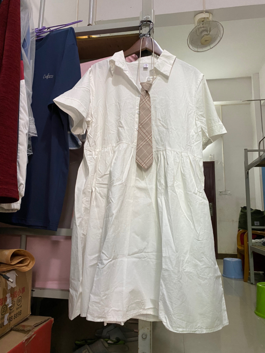 全新 衬衫裙学生裙，带领带