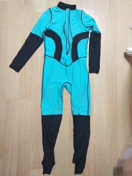 名牌儿童泳衣连体的 160   穿过一次就...