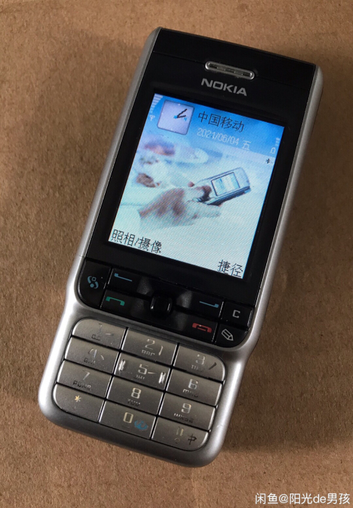 诺基亚3230，号称小蛮腰，成色看图，功能...