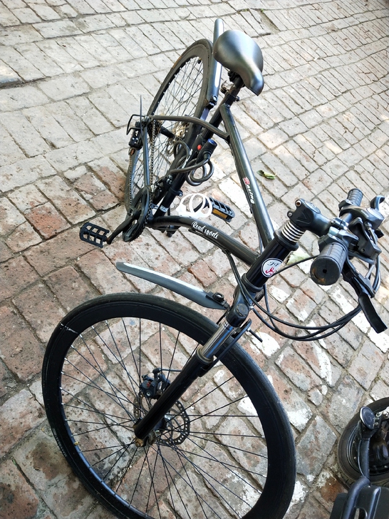 死飞变速自行车，基本上没怎么骑过，各个零件...