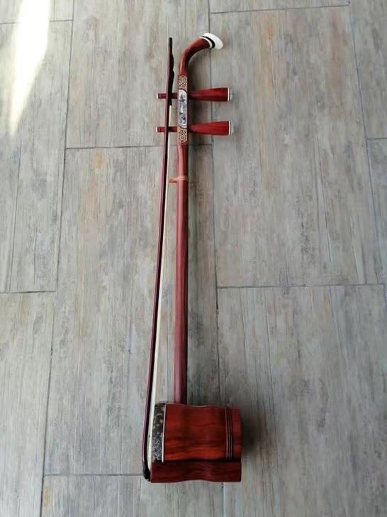 赔钱处理老红木二胡 原价1200多块钱的二...