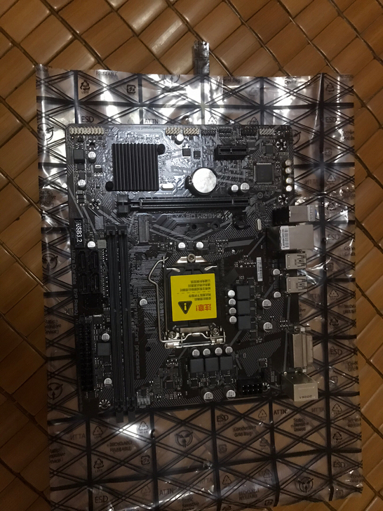 出个b460主板  技嘉牌子的 能带107...