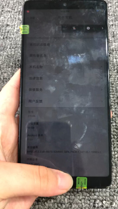 坚果pro2 6+64 边框有轻微磨损掉...