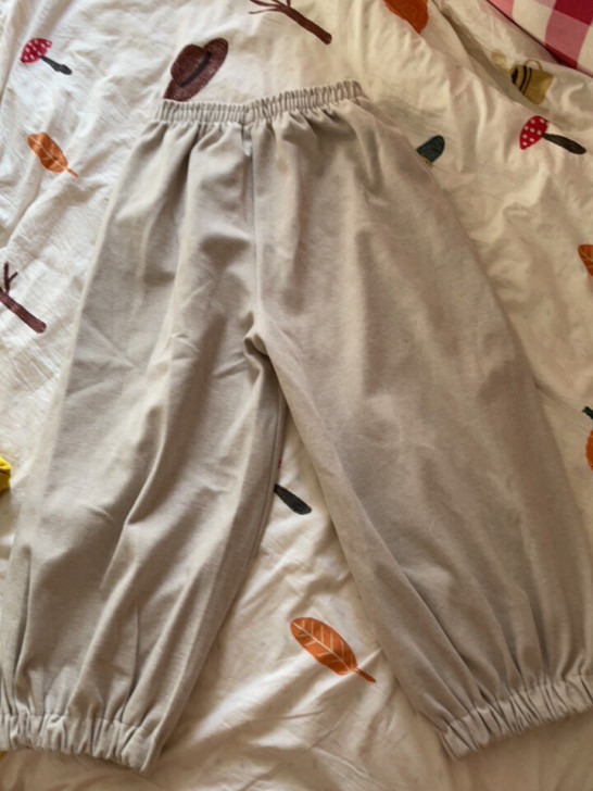 裤子很厚实、质感很好、