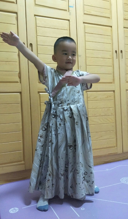 原创110码男童汉服小男生表演服古风4岁男...