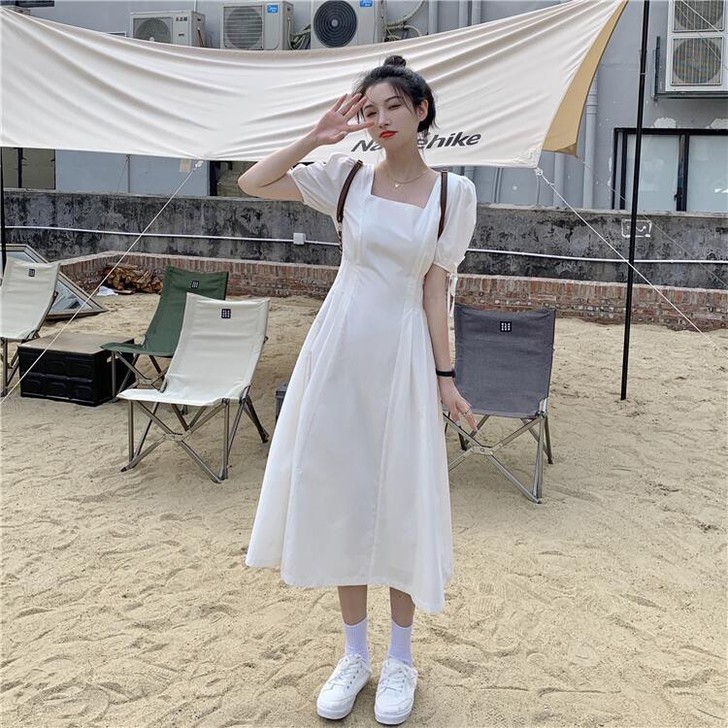 连衣裙女夏季赫本2021新款收腰显瘦小心机...