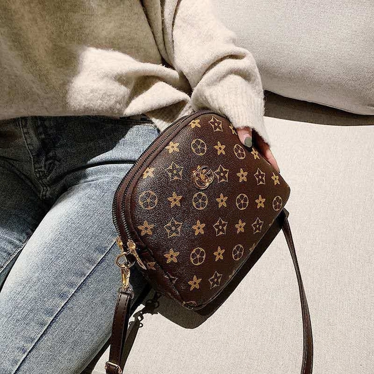 倒闭清仓!品牌包24.9包邮!斜挎小包包女...