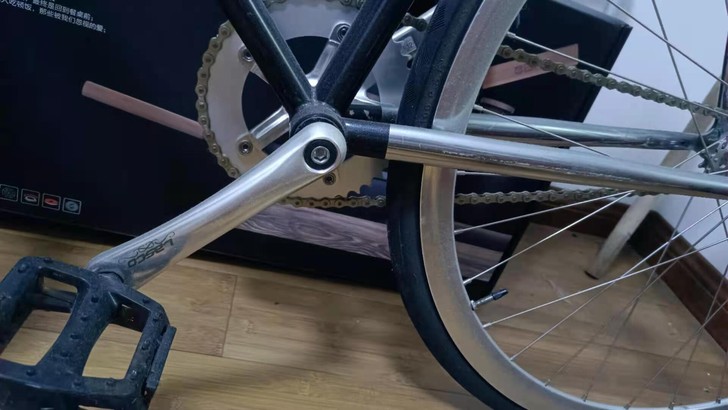 搬家中。死飞自行车，孩子买回来没起过一千多...