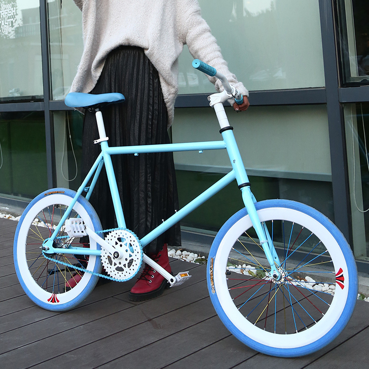 死飞自行车网红活飞实心胎碟刹赛车公路超轻便...