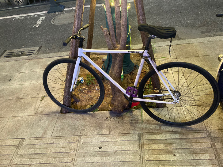 态度的死飞，原价1200买的，没有刹车，没...