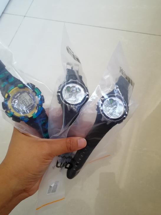 全新手表，共3.块，打包18.8包邮