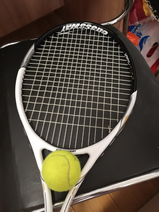 2把网球拍，几乎没用过，不包邮