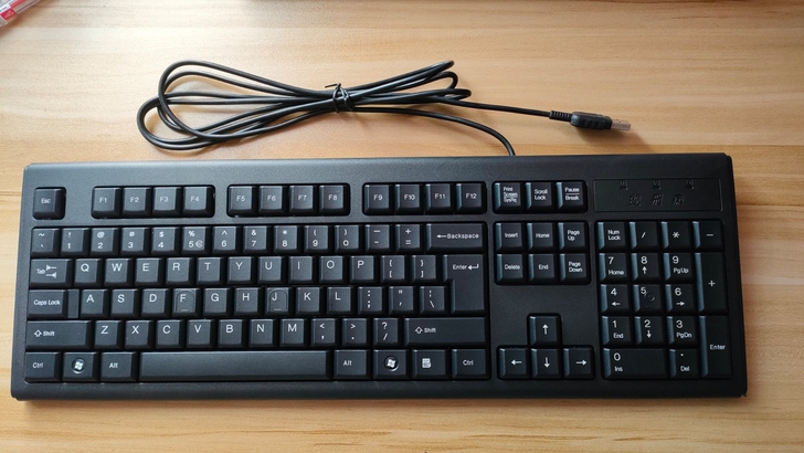 双飞燕原装键盘鼠标，USB接口。