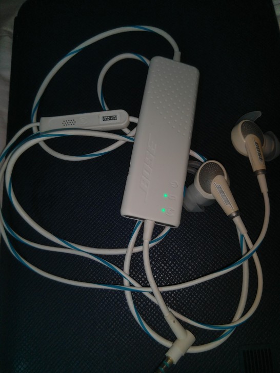 bose降噪耳机QC20