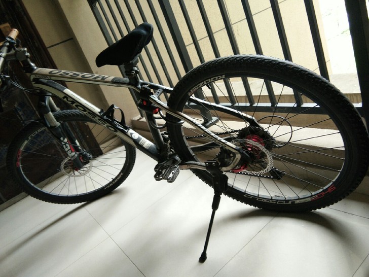 山地自行车，9速调节闲置转让低价，功能正常...