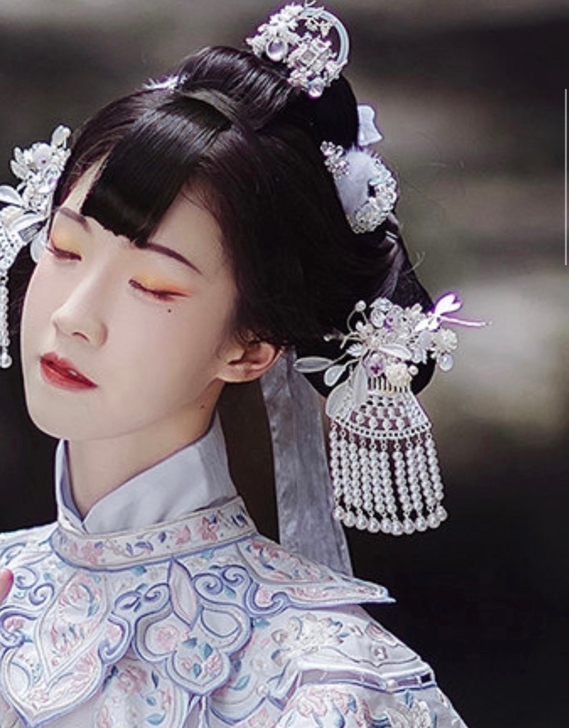 【出】汉尚华莲昙华一梦发饰仅多宝簪一对。